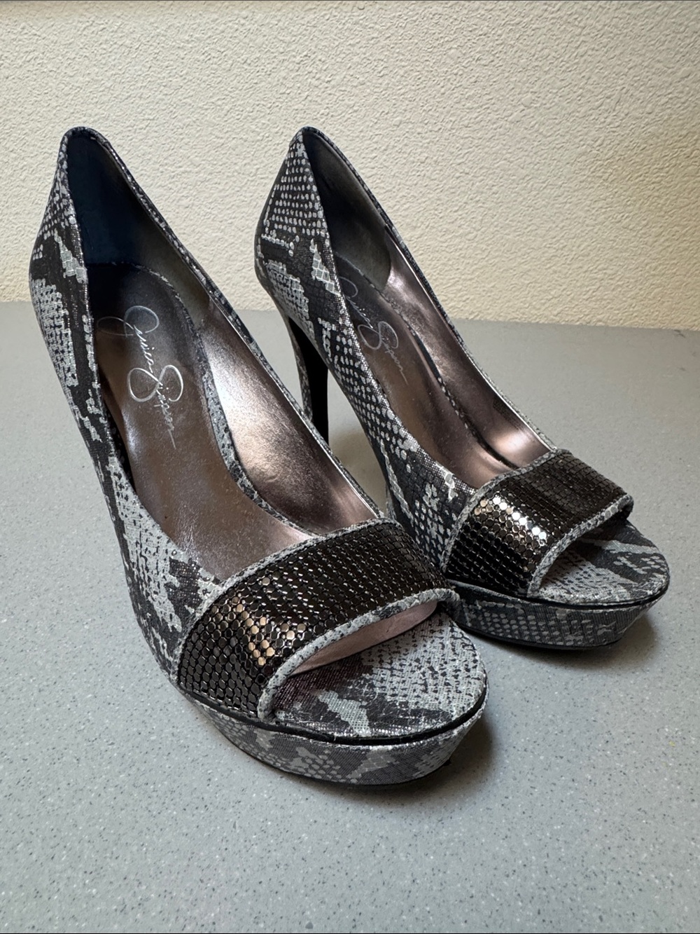 Jessica Simpson Gray Snakeskin Peep-Toe Platform Pumps